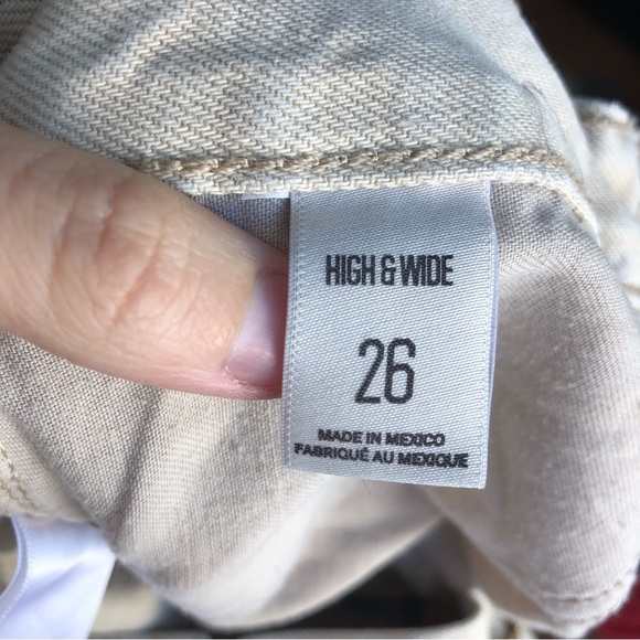 BDG Urban Outfitters High & Wide Cropped Raw Hem Jeans Beige Women’s Size 26 - Picture 12 of 13